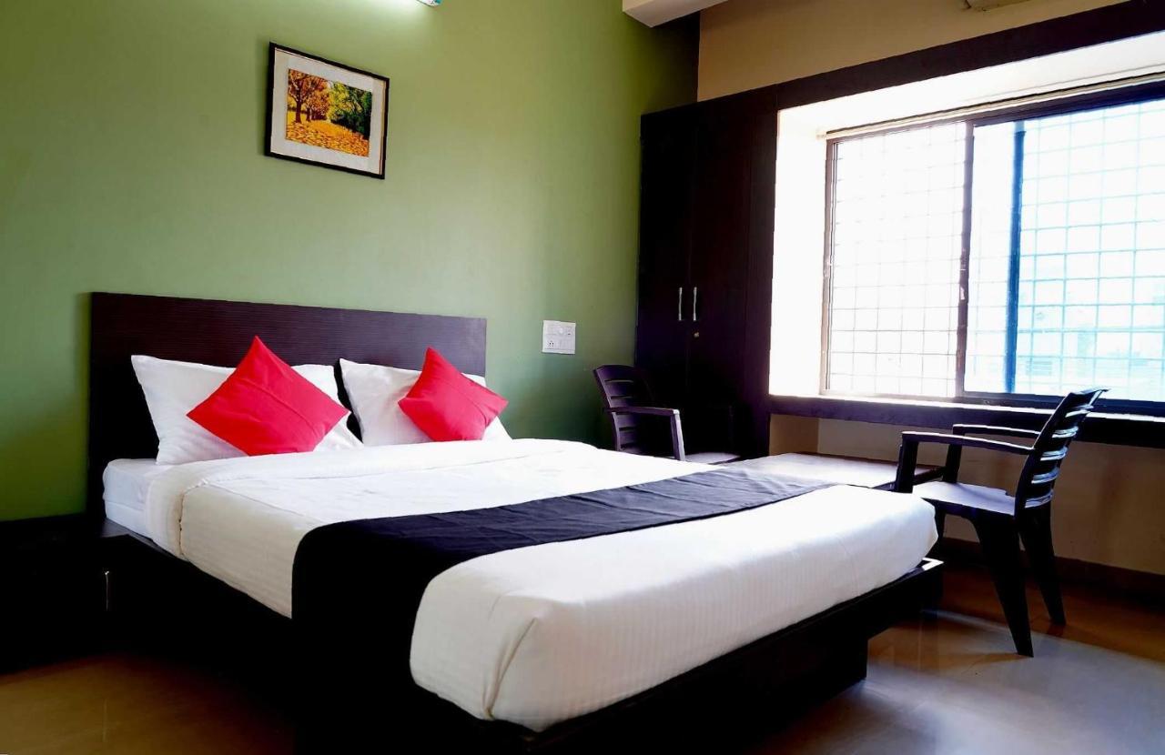 Oyo Chinthu Comforts Tumkur Exterior foto