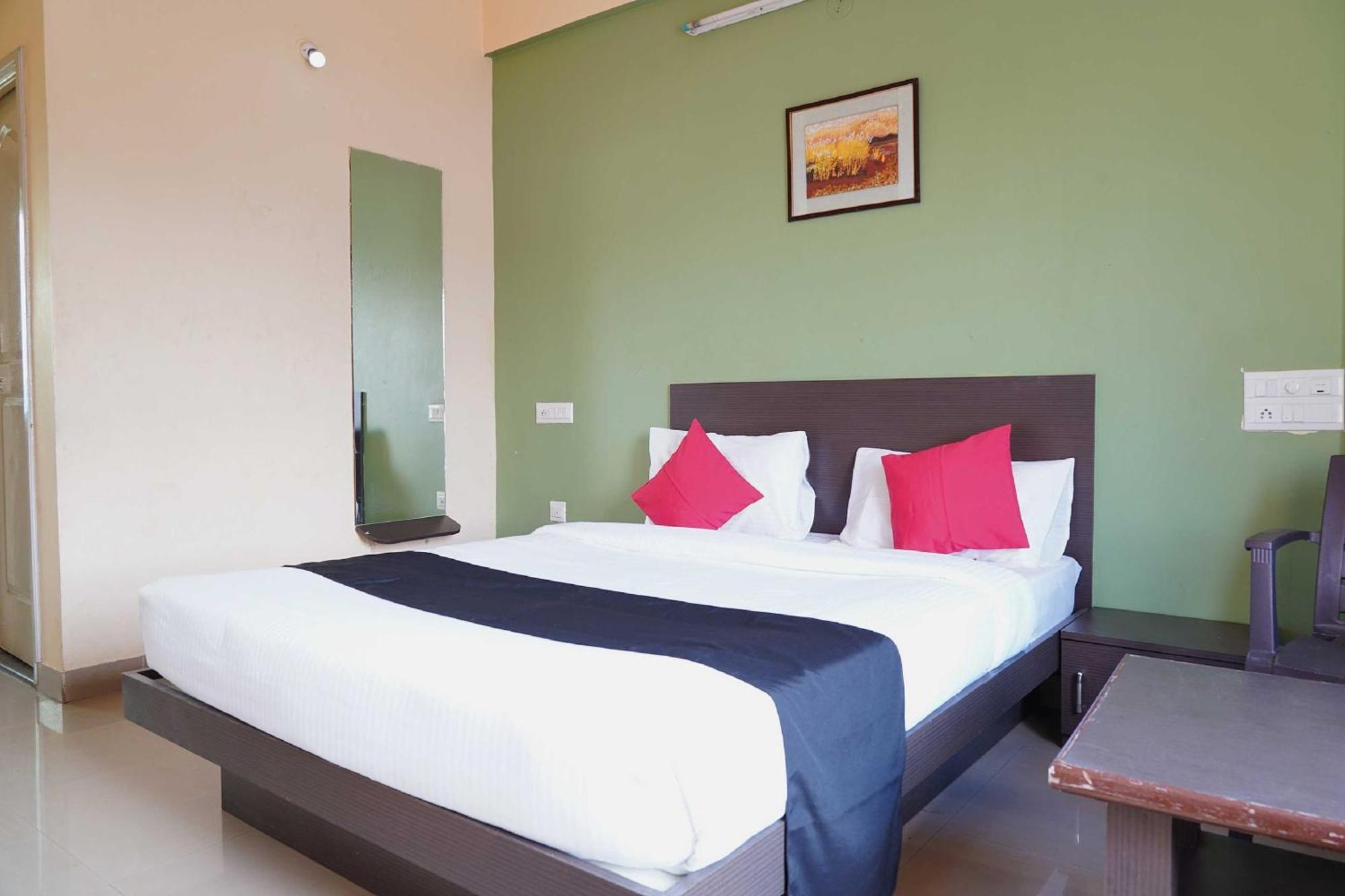 Oyo Chinthu Comforts Tumkur Exterior foto