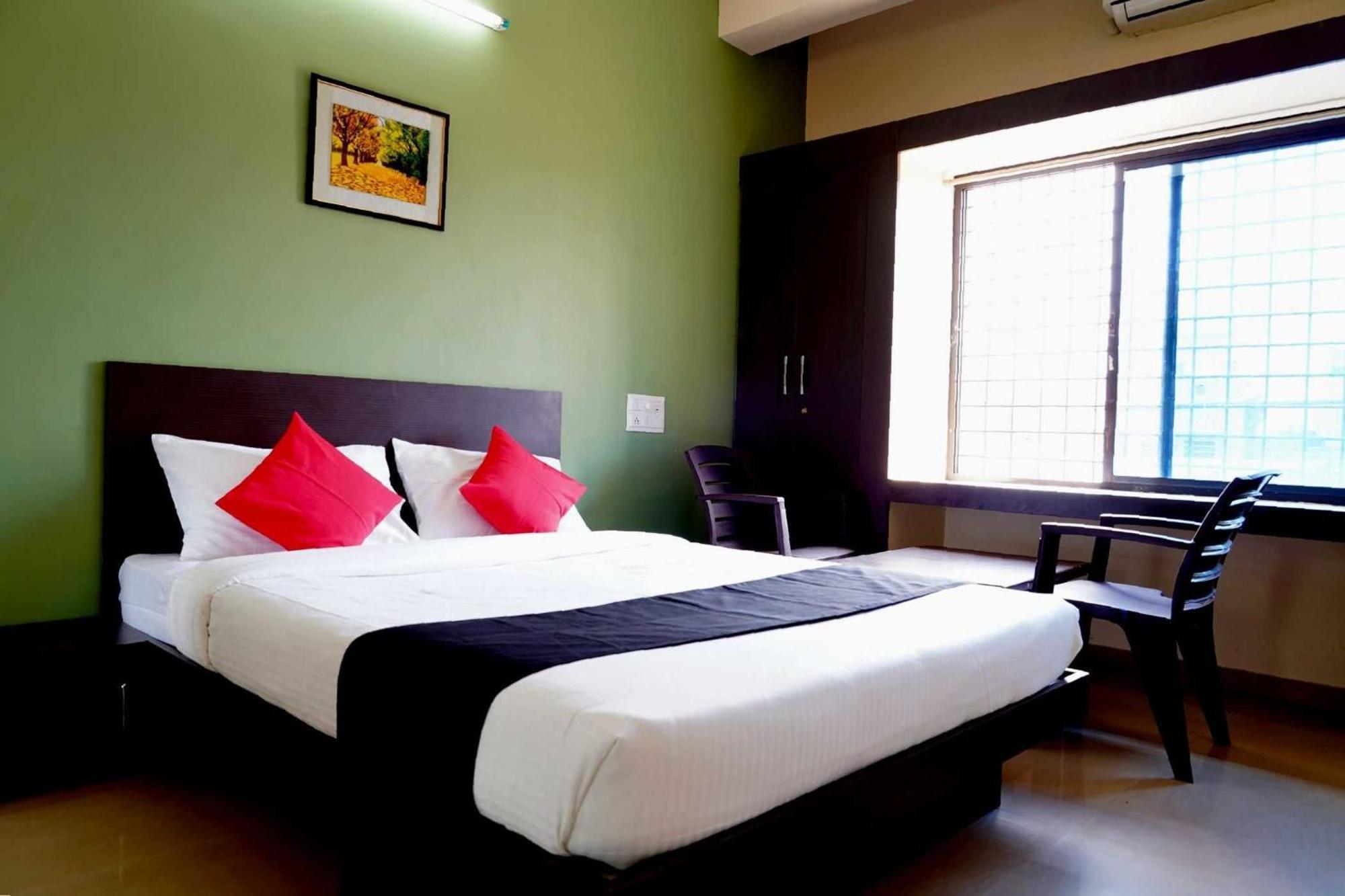 Oyo Chinthu Comforts Tumkur Exterior foto