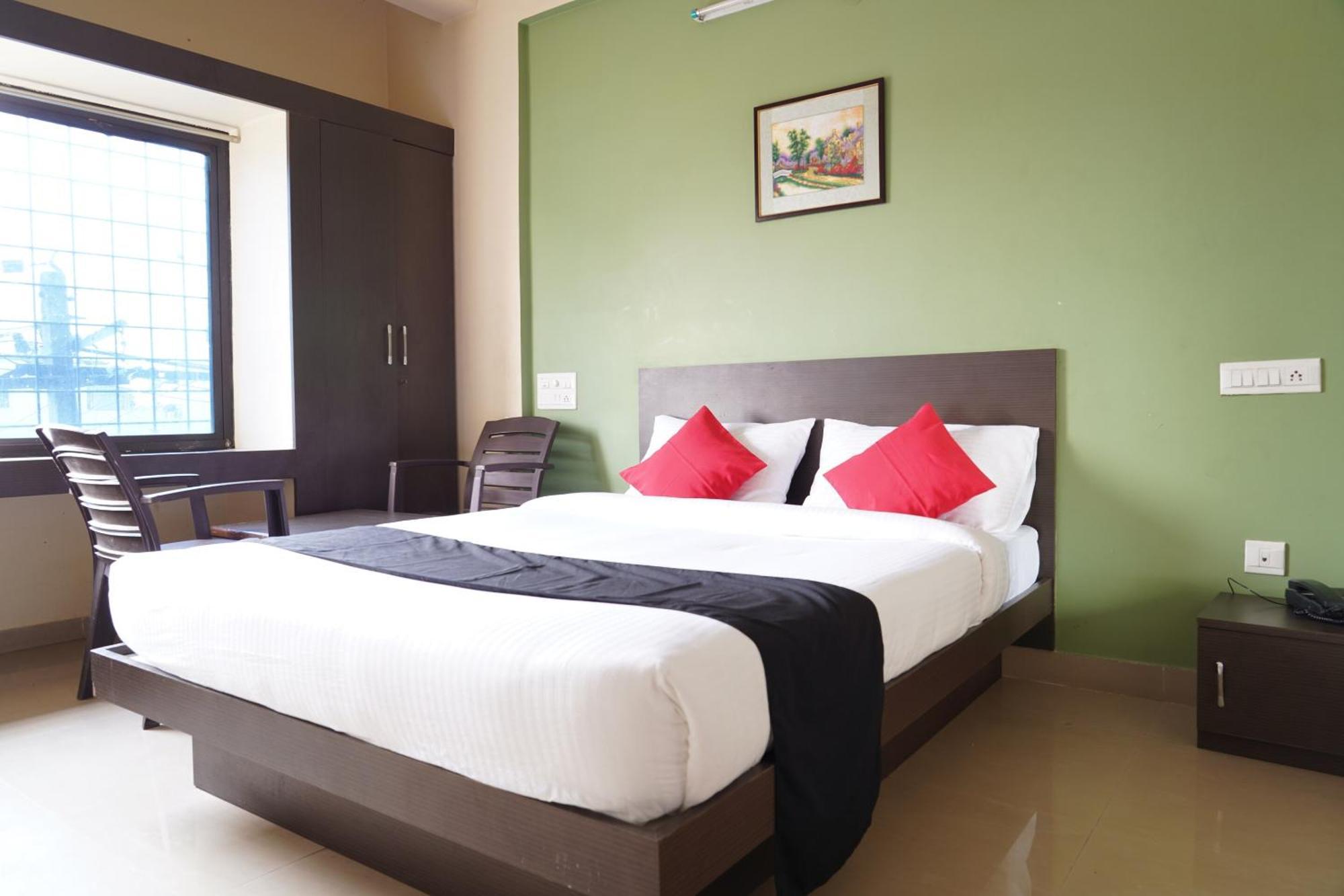 Oyo Chinthu Comforts Tumkur Exterior foto