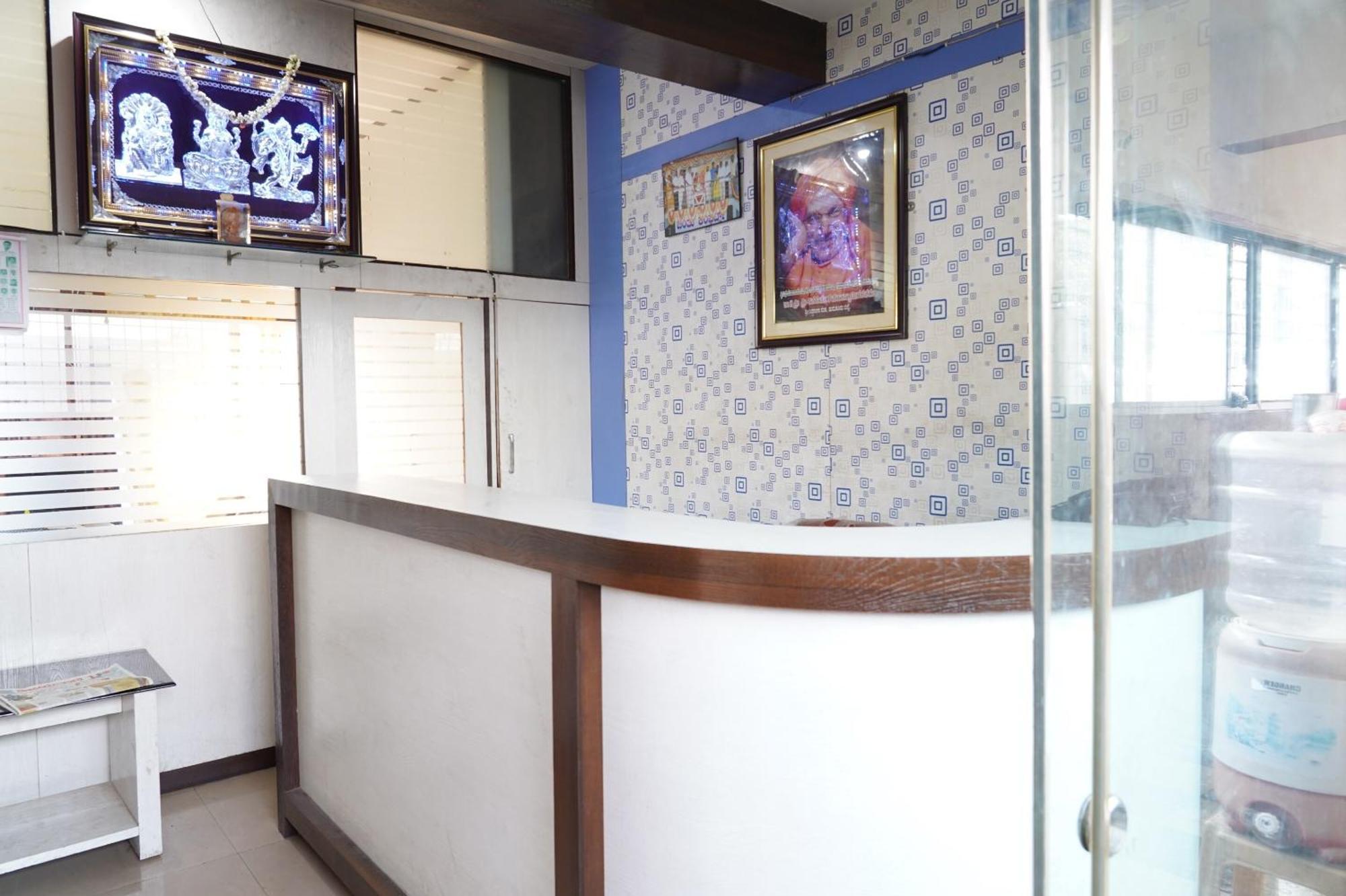 Oyo Chinthu Comforts Tumkur Exterior foto