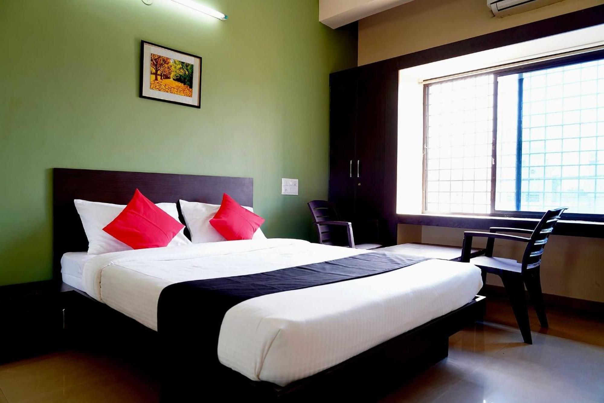 Oyo Chinthu Comforts Tumkur Exterior foto