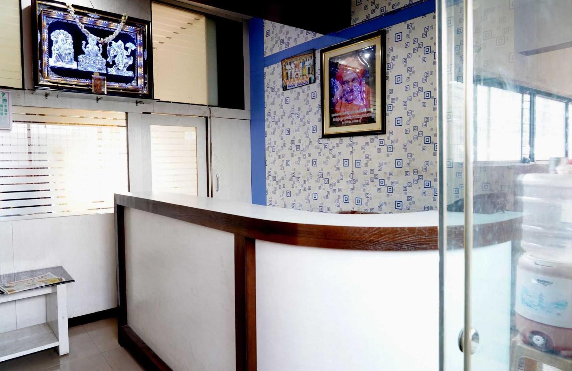 Oyo Chinthu Comforts Tumkur Exterior foto